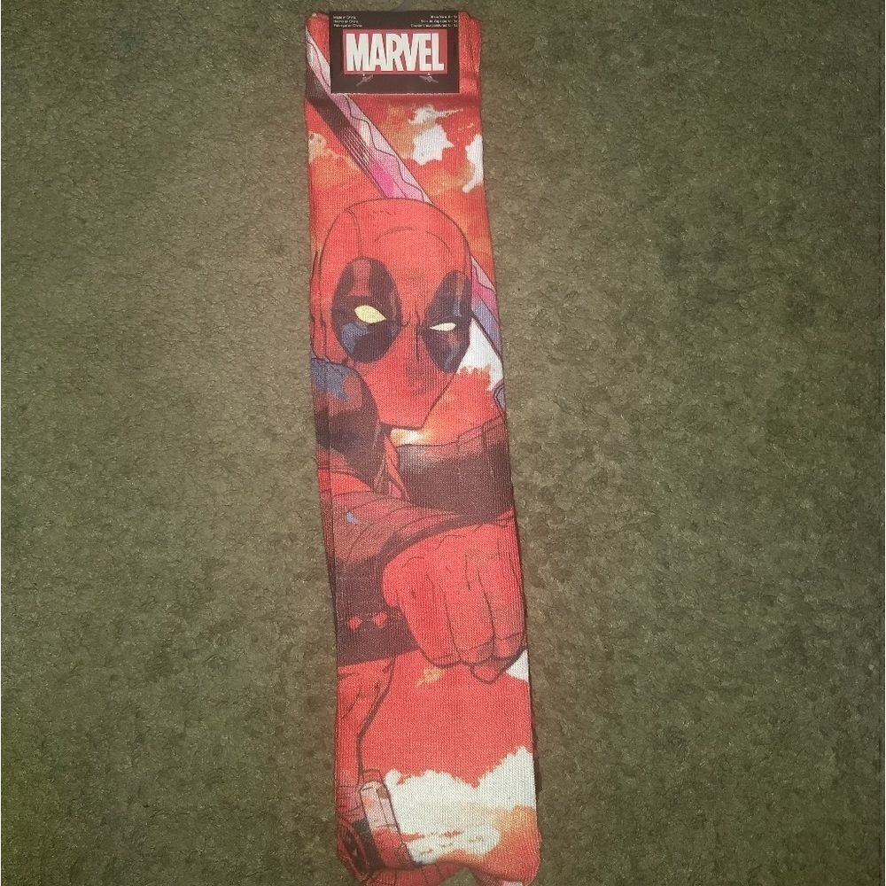 2 Pairs Deadpool Crew Socks Shoe Size 6-12 Marvel